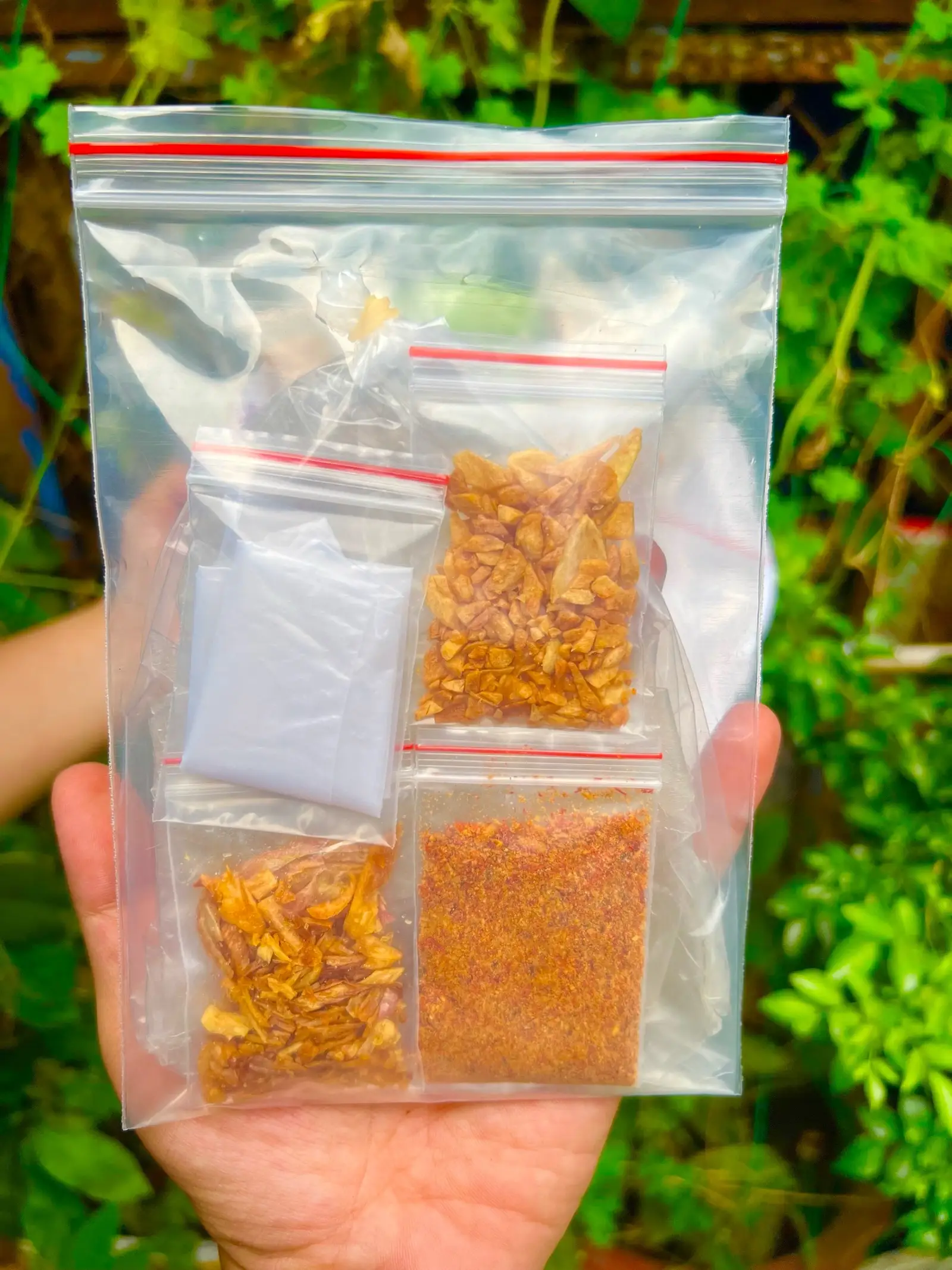 Vô Tri - CHƯA TRỘN - 13.000 ₫ tại Bánh Tráng Muối Vô Tri - Lê Văn Duyệt