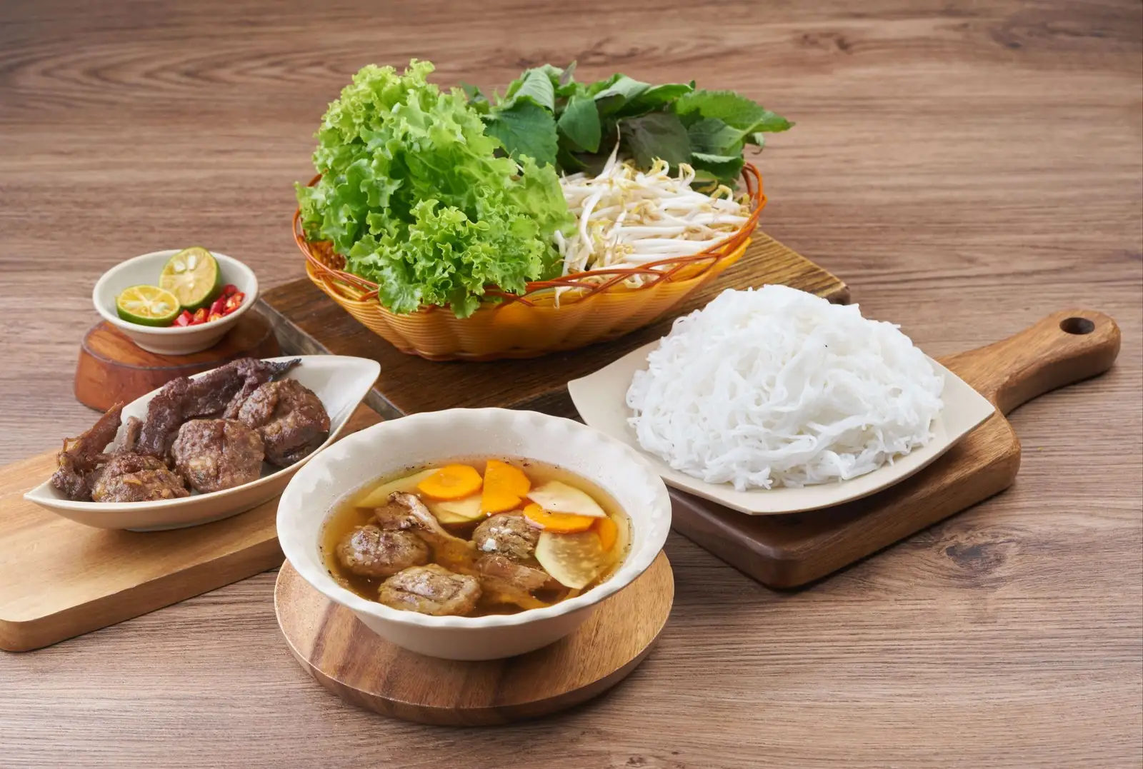 Bún Chả Hà Nội đặc biệt - nhiều thịt - 68.000 ₫ tại Bún Chả Hà Nội 1982 - Cô Giang