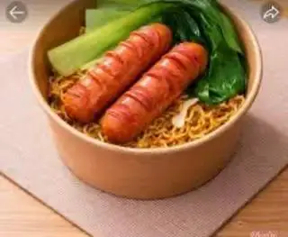 Hình ảnh combo mì trộn 2 xây xúc xích Đức( mì indomie)