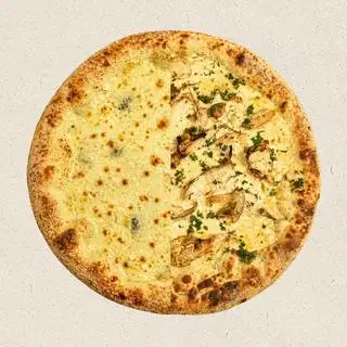 Hình ảnh Pizza 4 cheese và Pizza Gà nấm sốt kem