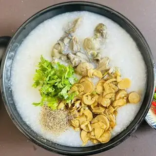 Cháo hàu sữa nấm rơm - 62.000 ₫ tại Cháo Sườn & Mì Trộn HaBi A Péo’S - Nguyễn Gia Trí