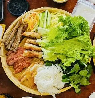 Mẹt đôi thập cẩm - 150.000 ₫ tại Tiệm Nem Nướng Nha Trang Cuốn Là Dính - Âu Cơ 
