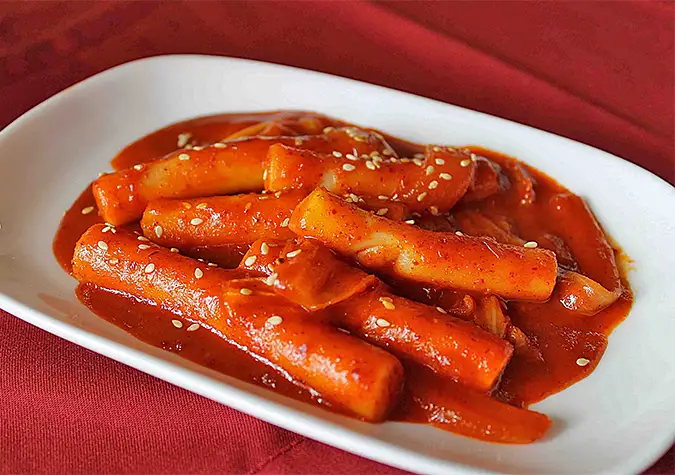 Bánh gạo chiên sốt chua ngọt - 30.000 ₫ tại Ăn Vặt Cô Sẩm - Trần Mai Ninh