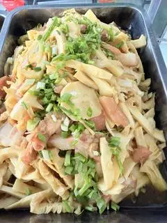Măng xào - 25.000 ₫ tại Minh Thư 8 - Cơm Gà Xối Mỡ & Cơm Trắng Các Món - Hoàng Diệu 2