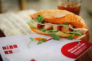 Bánh mì heo quay promax - 37.000 ₫ tại Xích Ký - Bánh Mì & Bánh Hỏi Heo Quay - Huỳnh Văn Bánh