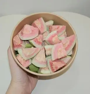 Hình ảnh Ổi hồng cắt sẵn (300gr)