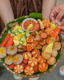 Hình ảnh Khay Viên chiên ( Xiên Bẩn ) size nhỏ kèm táo giải ngán