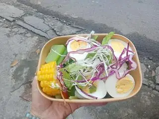 Hình ảnh Trứng luộc - rau củ hấp