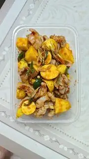Hình ảnh Chân Gà Sốt Thái Size Vừa Có Mix Trứng