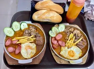 Hình ảnh Bánh mì chảo đặc biệt