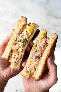 Hình ảnh Sandwich cá ngừ