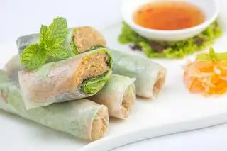 1 GỎI CUỐN BÌ - 11.000 ₫ tại Ăn Vặt Cô Linh - Cơm Chiên, Bún Mắm Nêm & Gỏi Cuốn - Nguyên Hồng