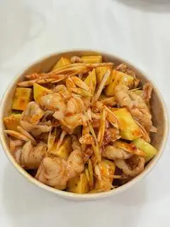 Hình ảnh Chân gà rút xương sốt bò - cỡ lớn