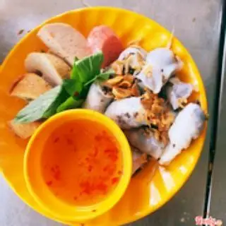 bánh cuốn chả đặc biệt  - 44.000 ₫ tại Bánh Cuốn Nóng Hà Nhi