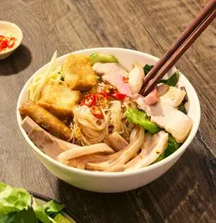 Bún mắm nêm thập cẩm - 85.000 ₫ tại Tiệm Là Nhà - Bún Mắm Nêm & Ăn Vặt - Lê Văn Sỹ