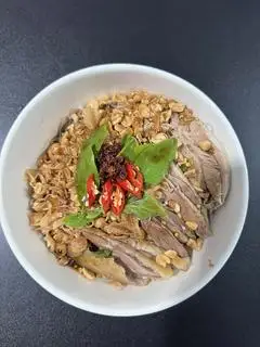 Hình ảnh Phở trộn ngan đùi