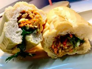 Hình ảnh Bánh mỳ pate chay