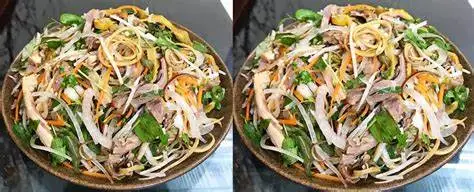 Hình ảnh Cháo gỏi Gà nguyên con 