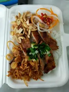 Bún thịt nướng - 37.000 ₫ tại Bún Thịt Nướng - Bé Sa