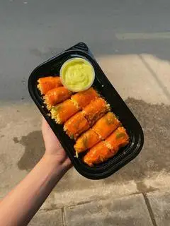 Hình ảnh Bánh Tráng Cuốn Sốt Bơ Cốm