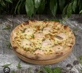 Hình ảnh PIZZA CÁ HỒI XỐT MISSO - SIZE 24
