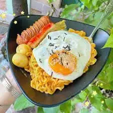 Mỳ cay trứng muối - 4 viên cá sốt - 47.000 ₫ tại Quán Kenken - Mì Trộn & Bánh Mì Cắt - Nguyễn Văn Đậu