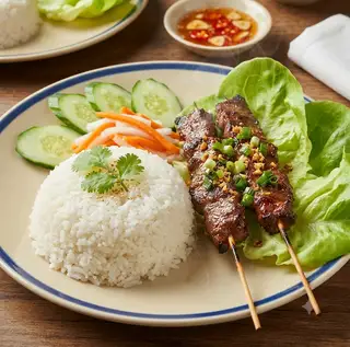 Cơm thịt xiên nướng - 55.000 ₫ tại Bún - Cơm Thịt Nướng & Trà Trái Cây - ALLEY 399 - Nguyễn Đình Chiểu