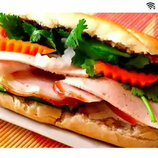 Bánh mì thịt chả đầy đủ - 28.000 ₫ tại Bánh Mì Hà Nội Chính Hiệu - Trương Quốc Dung
