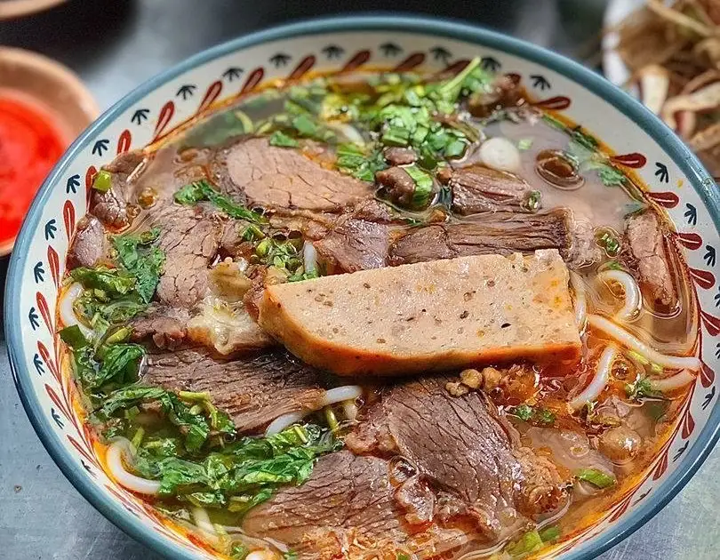 Bún bò Nạm - Chả - 60.000 ₫ tại Bún Bò Huế & Phở Bò - Vĩnh Khánh