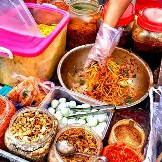 Hình ảnh Mới - combo bánh tráng trộn - hồng trà sữa lớn kèm trân châu