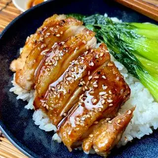 Cơm Gà Sốt Teriyaki - Súp Rong Biển kèm 1 chai nước - 73.000 ₫ tại 2LI Food - Cơm Gà, Cơm Trứng & Mì Trộn - Nguyễn Thị Thập