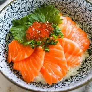 Cơm Cá Hồi Sashimi-Salmon Sashimi Don - 189.000 ₫ tại Sakura Sushi - Omakase & Set Platter - Võ Văn Vân