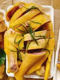 Hình ảnh Gà ủ muối 1/2 con ( ăn mát )