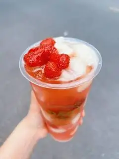 Hình ảnh Trà dâu tây mãng cầu