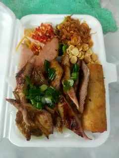 Bánh ướt thịt nướng đầy đủ - 55.000 ₫ tại Bún Thịt Nướng - Bé Sa