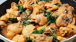 Hình ảnh Gà Kho Lá Quế