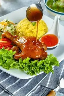 Cơm gà sốt me - 55.000 ₫ tại Cơm Gà Út Hà - Nguyễn Văn Đậu