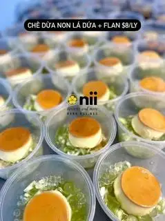 Hình ảnh Chè dừa non lá nếp bánh flan