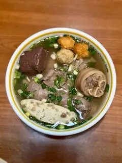 Hình ảnh Bún Bò Huế Vàng Plus