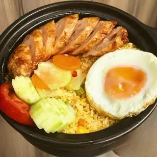 Hình ảnh Cơm rang nem nướng - trứng ốp la