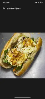 Bánh mì ốp la - 38.000 ₫ tại Xôi Hường 2 - Đoàn Văn Bơ