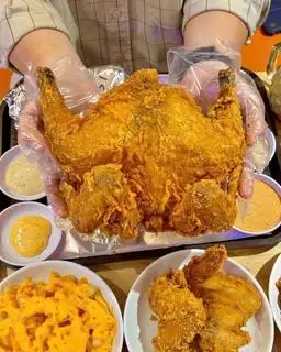 Hình ảnh Gà Chiên Nguyên Con Tặng 01 Coca Khổng Lồ