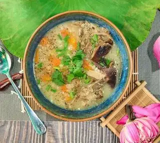 Cháo nấm rau củ - mushroom and vegetable porridge - 49.000 ₫ tại Nhà Hàng Chay Xanh - Nguyễn Trọng Tuyển