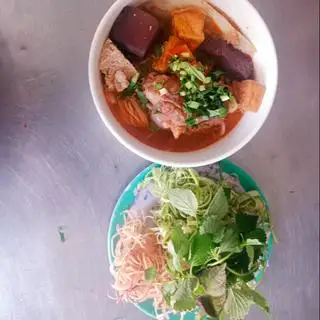 Hình ảnh bún riêu cua giò heo 