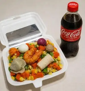 Hình ảnh Mì Trộn Thập Cẩm thêm coca