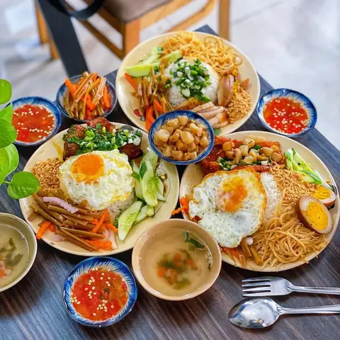 Cô Ba Chề - Cơm Tấm Long Xuyên - Nguyễn Thái Bình - Cơm/Cơm tấm gần bạn