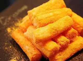 Bánh gạo lắc phô mai - 30.000 ₫ tại Khoai Lang Lắc & Bánh Tráng Trộn - 142 Nguyễn Thượng Hiền