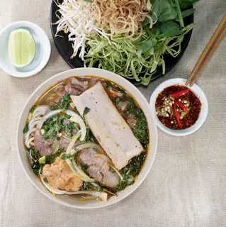 Bún bò thập cẩm không giò - tô nhỏ - 45.000 ₫ tại Bún Bò Huế 149 - Tô Hiến Thành