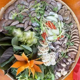 Hình ảnh Lòng heo hấp hành - mẹt