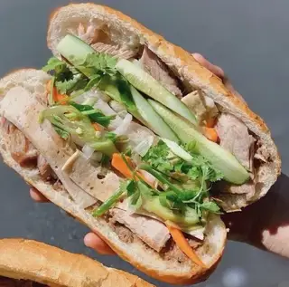 Hình ảnh Bánh mì bơ - pate - thịt dăm bông - chả lụa